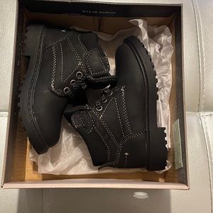 New toddler fall/winter boots